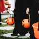 Illustration for article titled Iowa man spends $3,000 on trick-or-treat candy—can we have his address, please?em/em